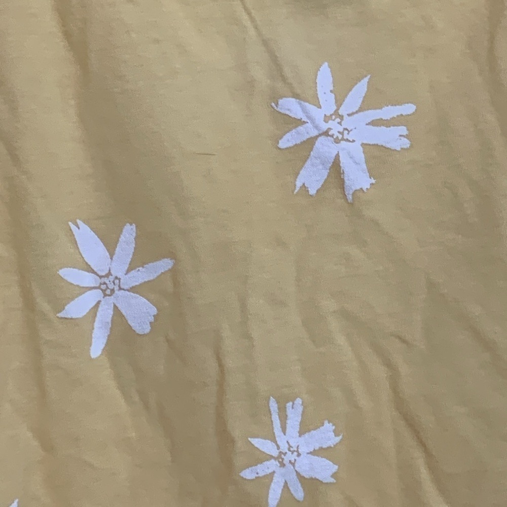 Amuse Society NWT Feel Ya Daisy Graphic Yellow White Floral Tank Top MSRP $30 XS - Picture 5 of 8
